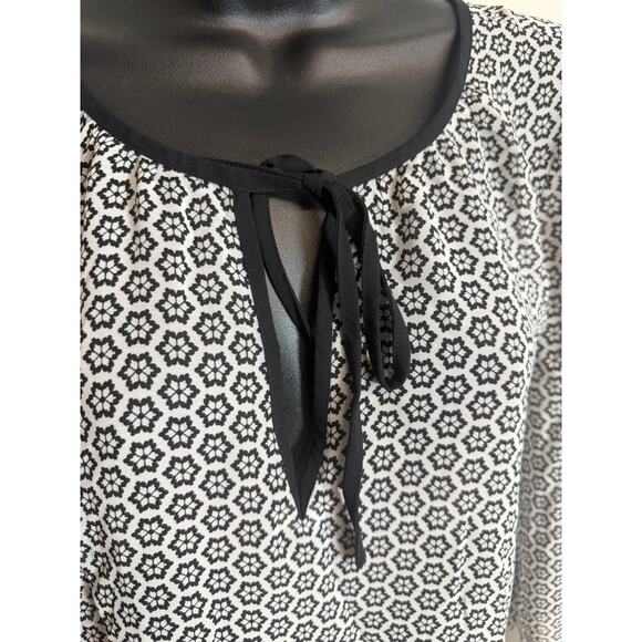 Ann Taylor Black White Floral Large Sheer Blouse Tie Neck 3/4 Keyhole Women EUC - Picture 5 of 9